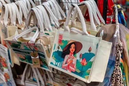 客製化環保袋怎麼選？帆布袋、不織布袋、保冷袋、尼龍袋差異比較